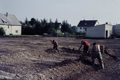 Bau Sporthalle (Lari)