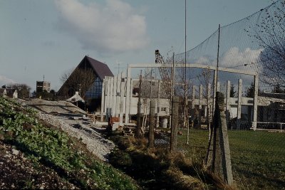 Bau Sporthalle (Lari)