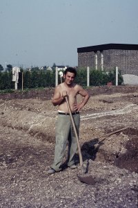 Bau Sporthalle (Lari)