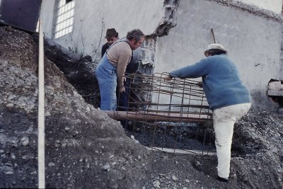 Bau Sporthalle (Lari)