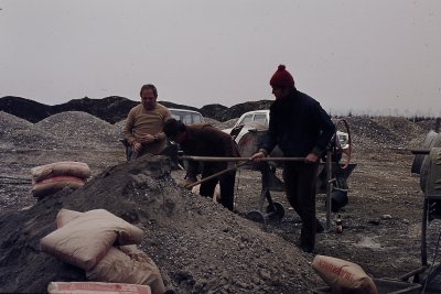 Bau Sporthalle (Lari)