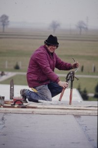 Bau Sporthalle (Lari)