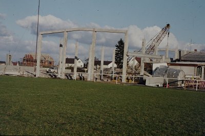 Bau Sporthalle (Lari)