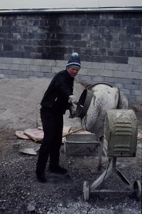 Bau Sporthalle (Lari)