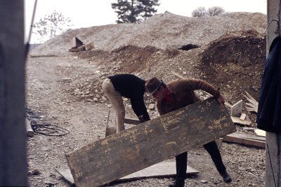 Bau Sporthalle (Lari)