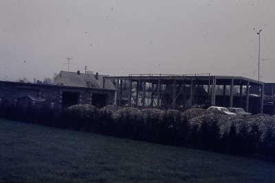 Bau Sporthalle (Lari)