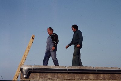 Bau Sporthalle (Lari)