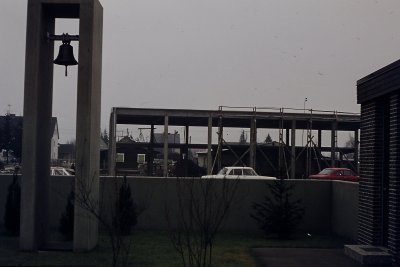 Bau Sporthalle (Lari)