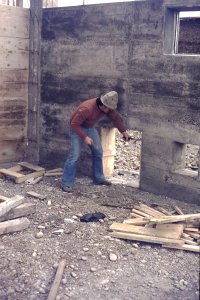 Bau Sporthalle (Lari)