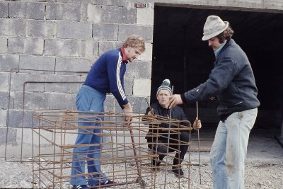 Bau Sporthalle (Lari)