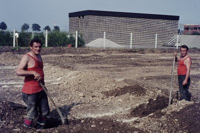 Bau Sporthalle (Lari)