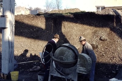 Bau Sporthalle (Lari)