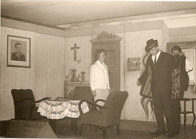 Blaß Teil 4: Theater