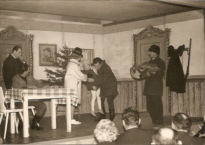 Blaß Teil 4: Theater