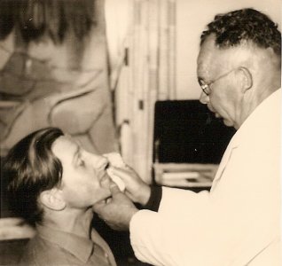 Blaß Teil 4: Theater