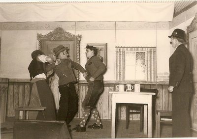 Blaß Teil 4: Theater