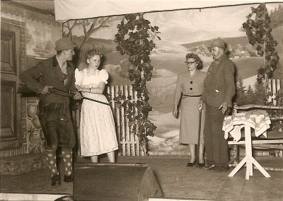 Blaß Teil 4: Theater