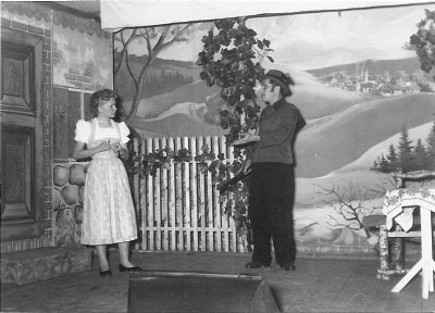 Blaß Teil 4: Theater