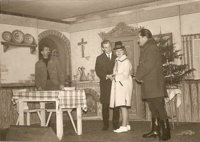 Blaß Teil 4: Theater