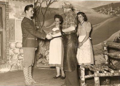 Blaß Teil 4: Theater